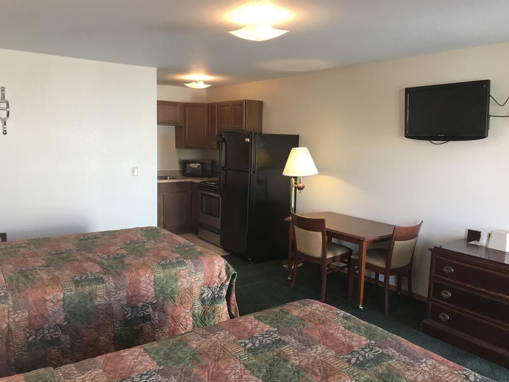 Western Holiday Motel Уичита Екстериор снимка