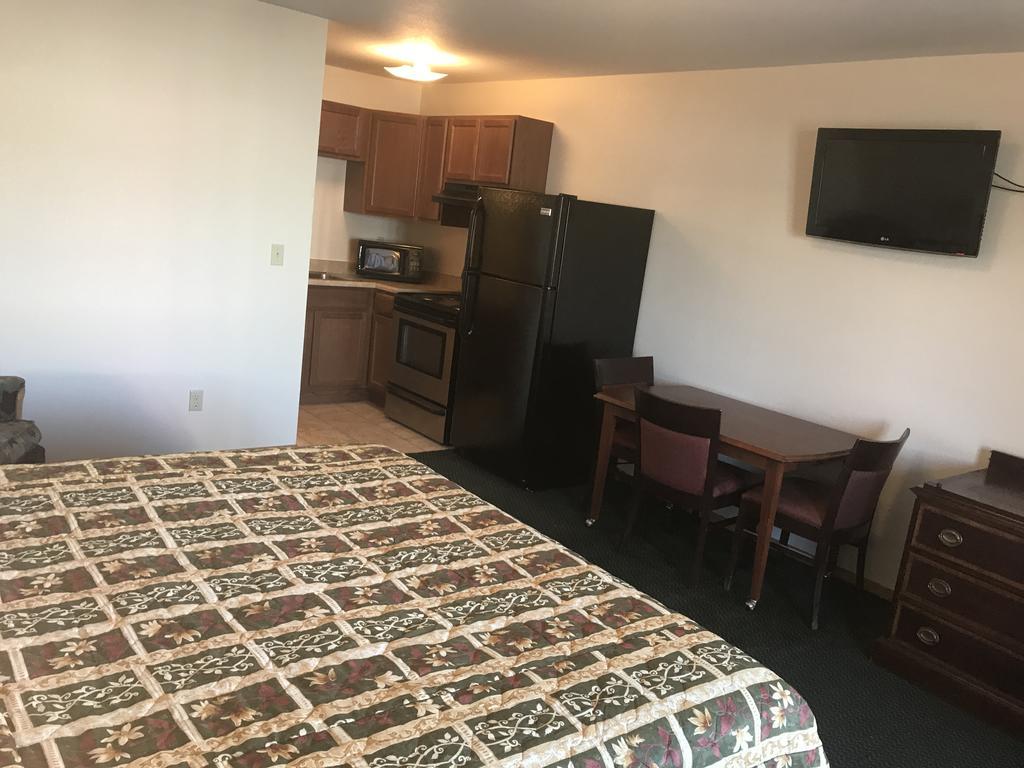 Western Holiday Motel Уичита Екстериор снимка