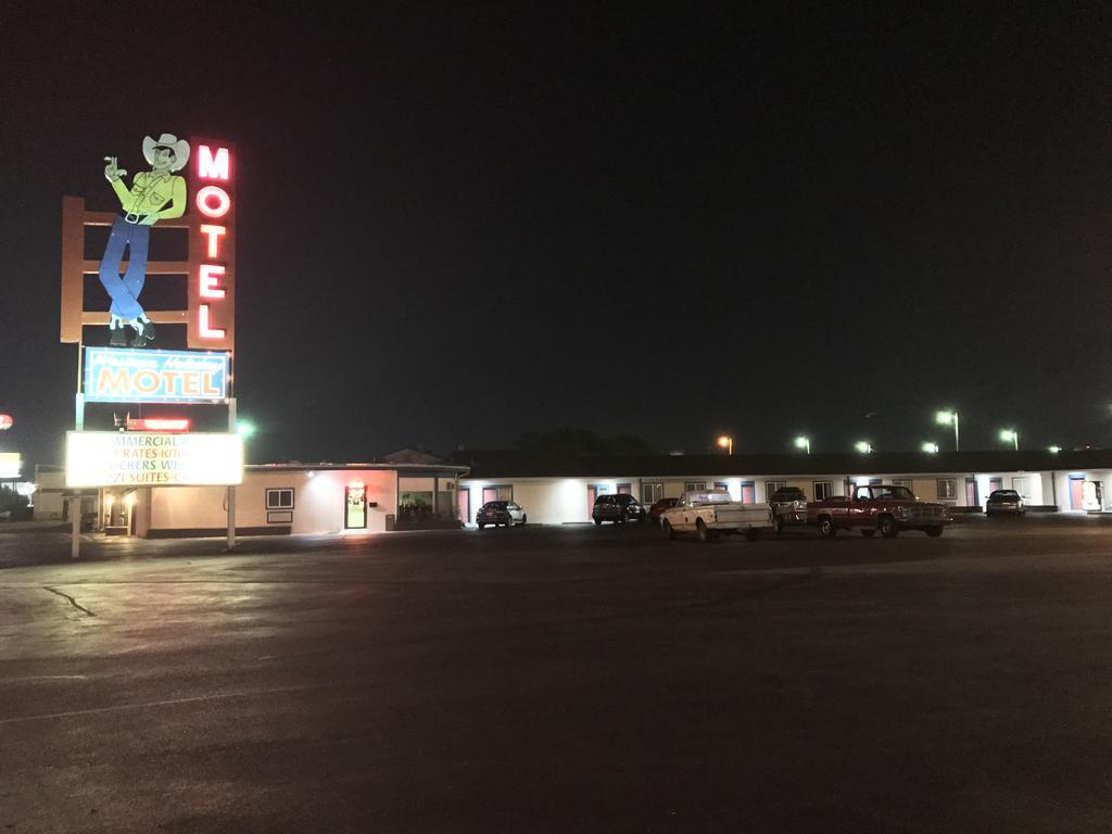 Western Holiday Motel Уичита Екстериор снимка