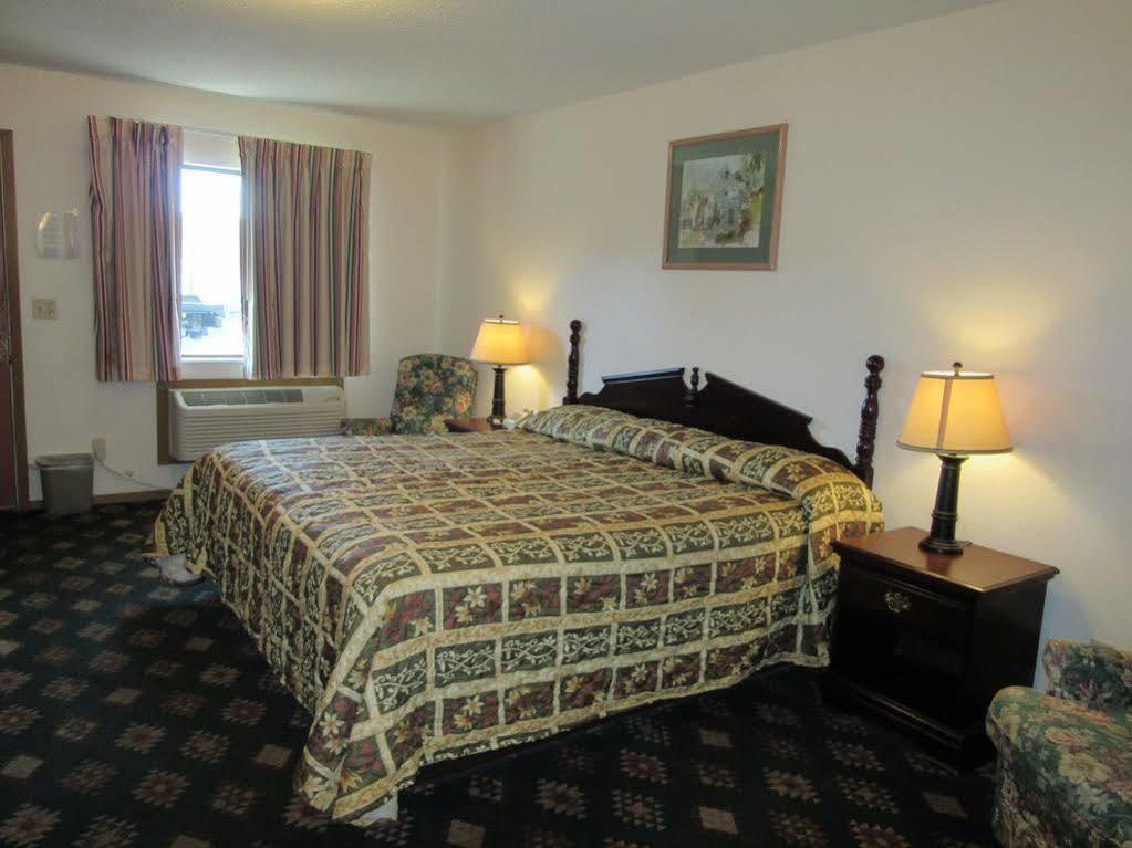 Western Holiday Motel Уичита Екстериор снимка